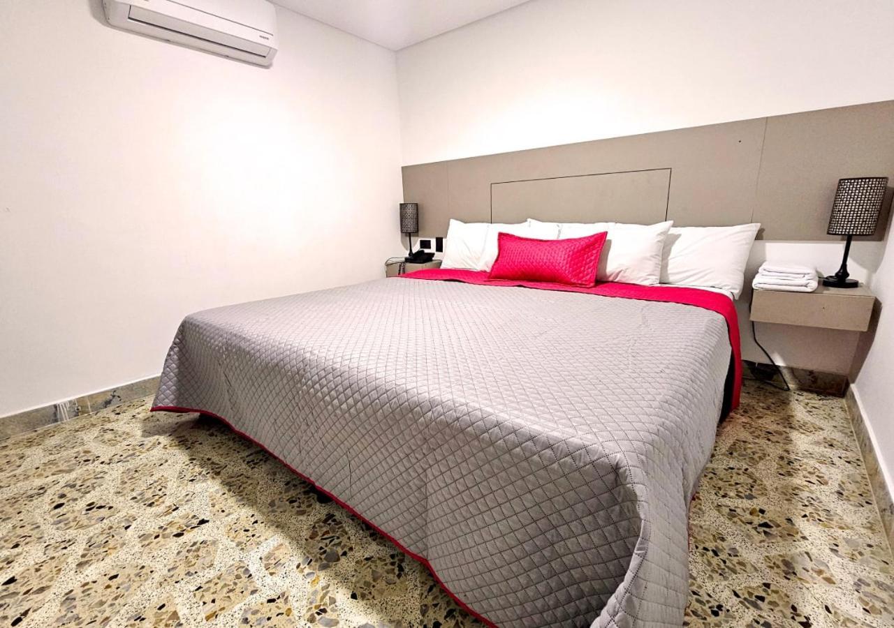 Hotel Ofix Medellín Kültér fotó