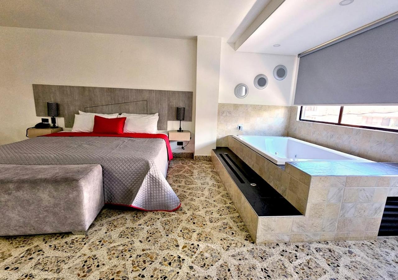 Hotel Ofix Medellín Kültér fotó