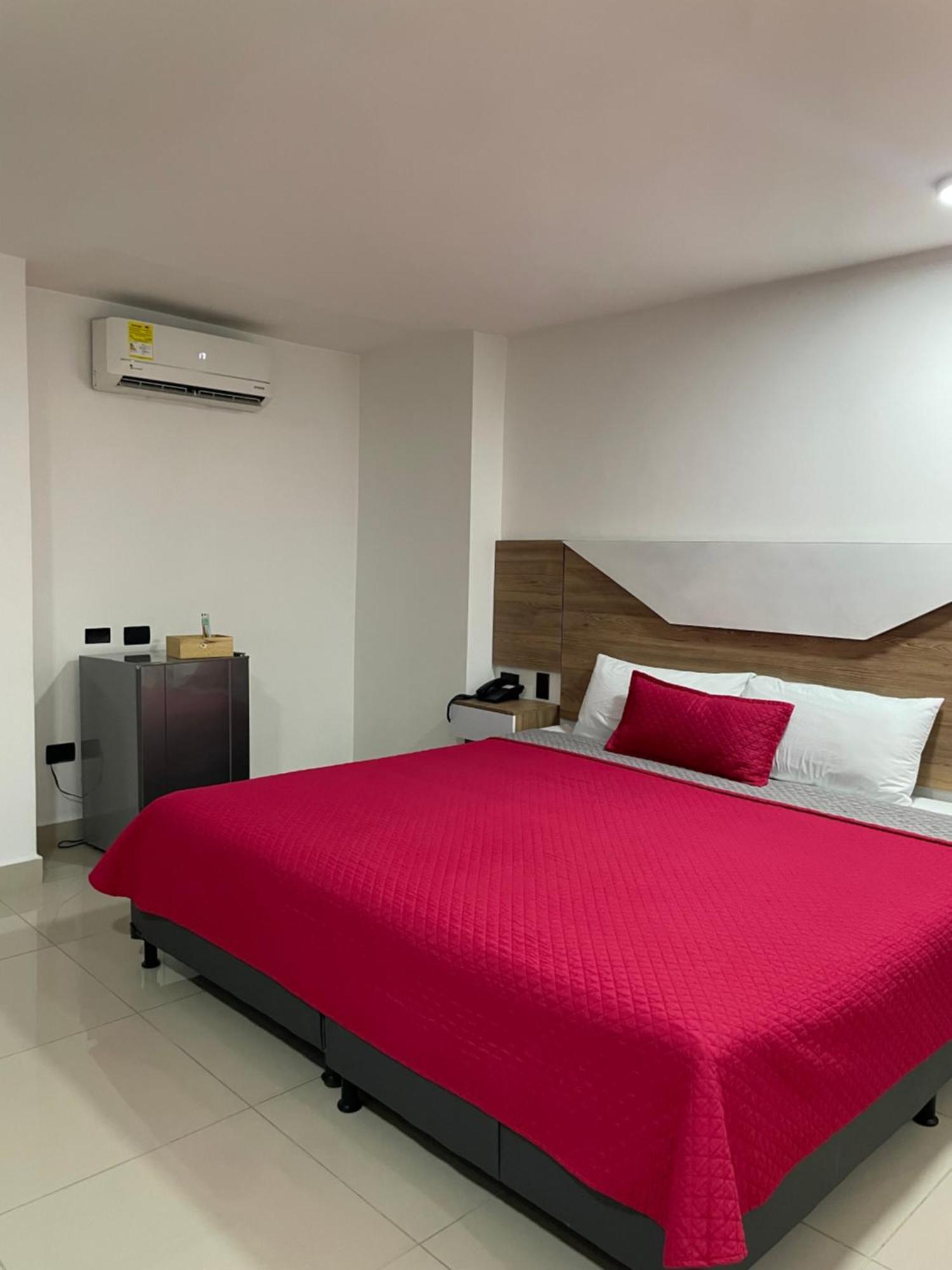 Hotel Ofix Medellín Kültér fotó