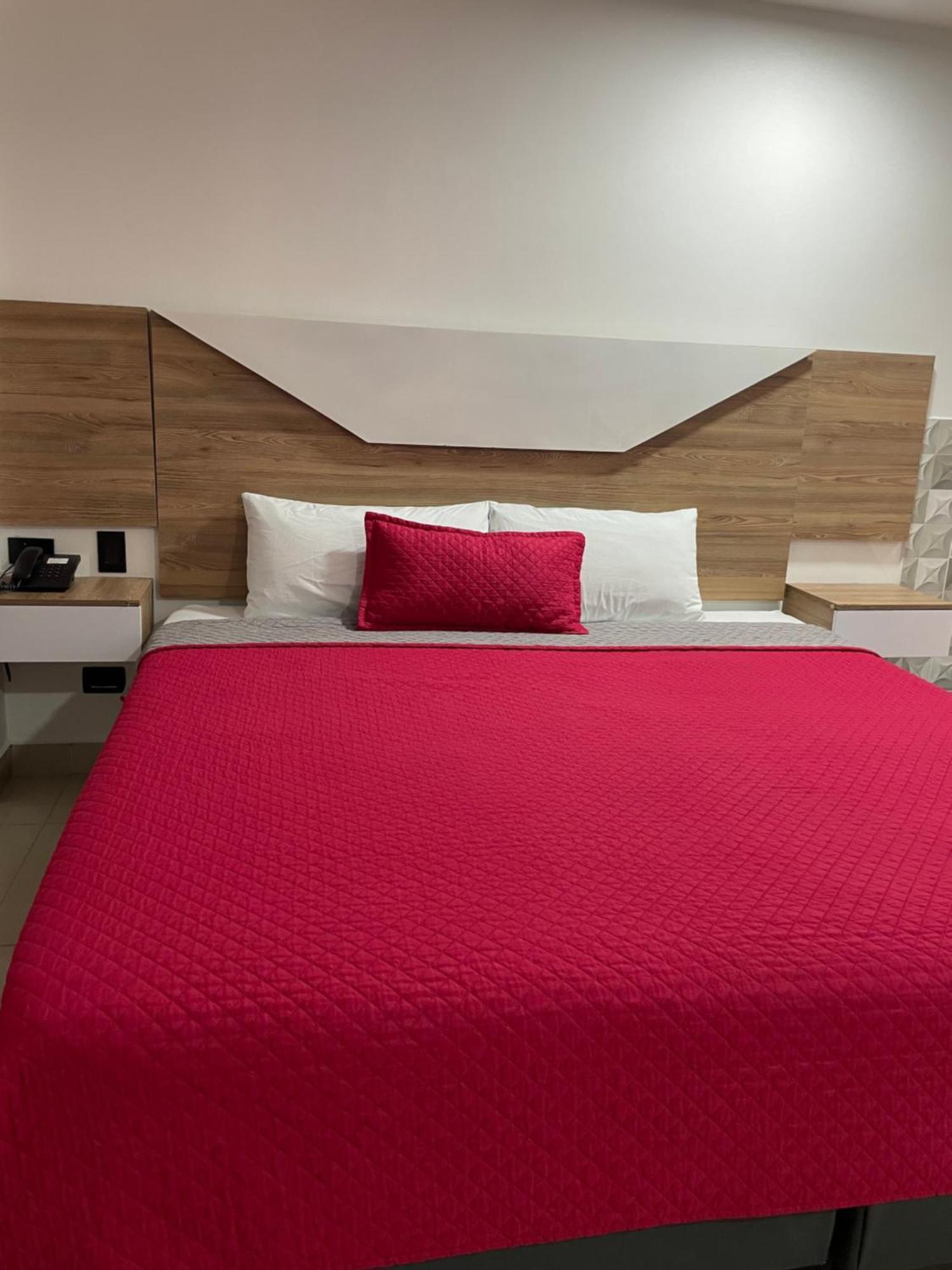 Hotel Ofix Medellín Kültér fotó