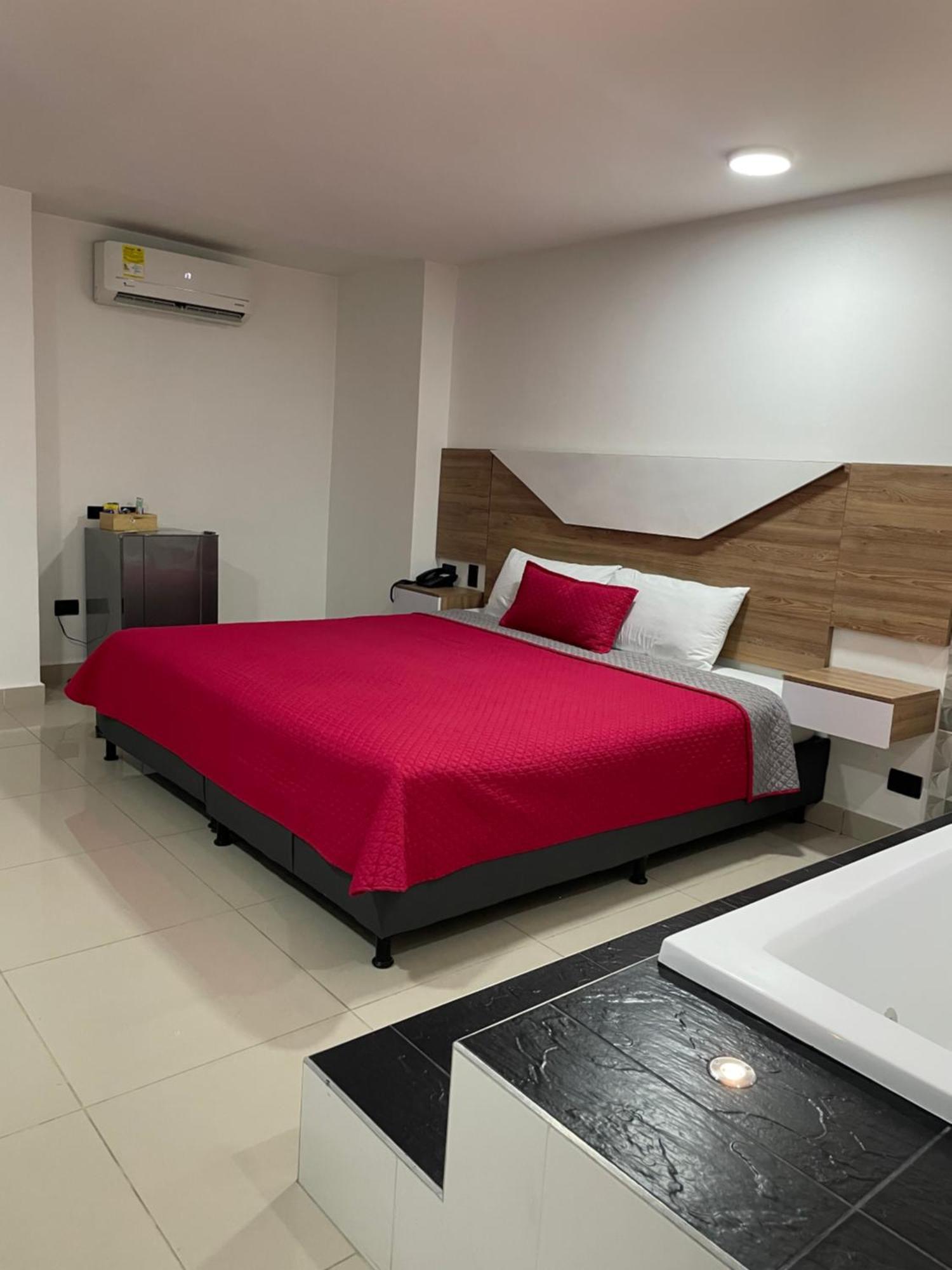 Hotel Ofix Medellín Kültér fotó