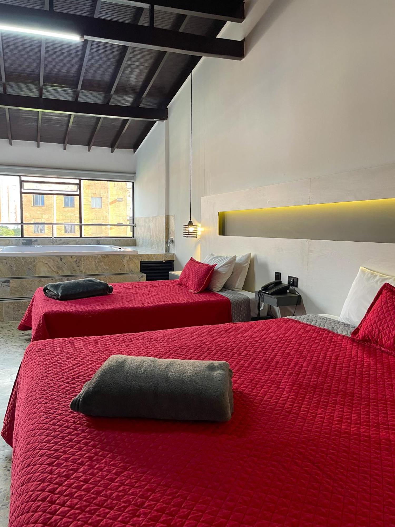 Hotel Ofix Medellín Kültér fotó