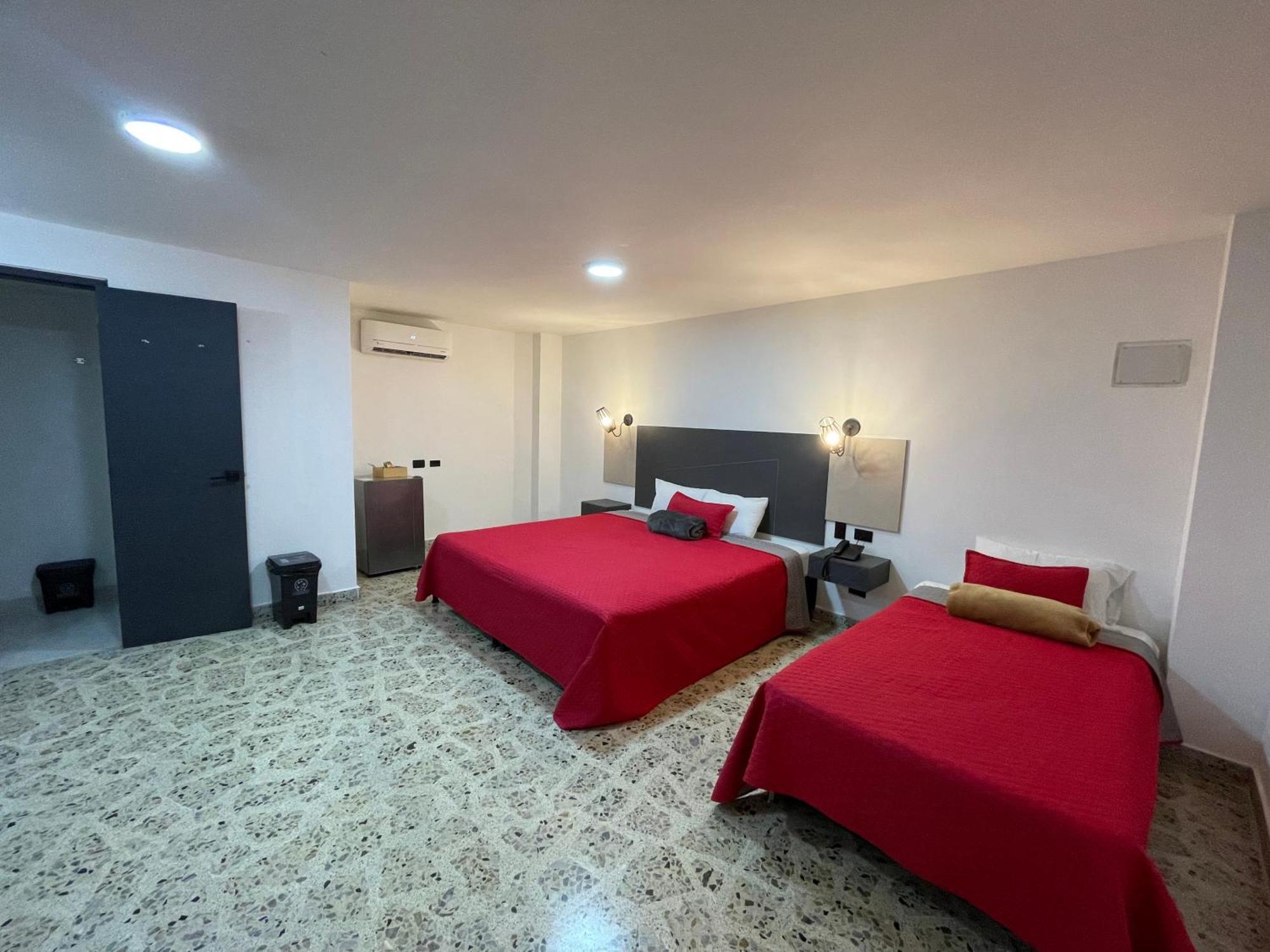 Hotel Ofix Medellín Kültér fotó